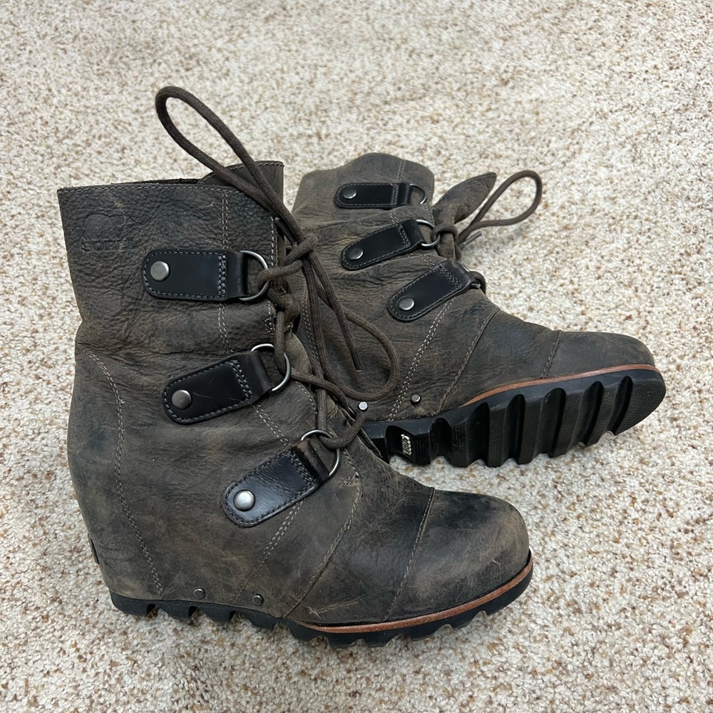 SOLD Sorel boots